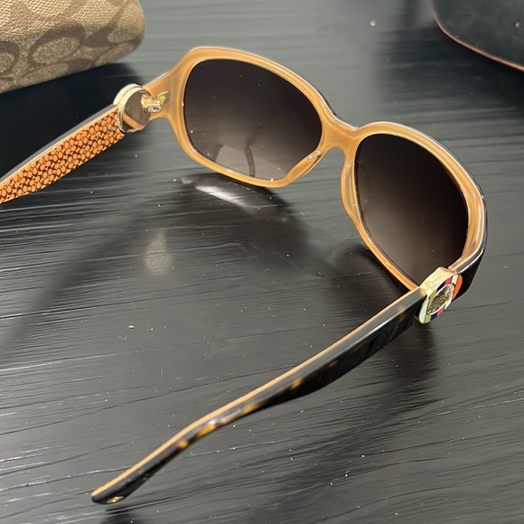 Coach Sunglasses with Case and Switchable Side Pieces - Picture 5 of 9